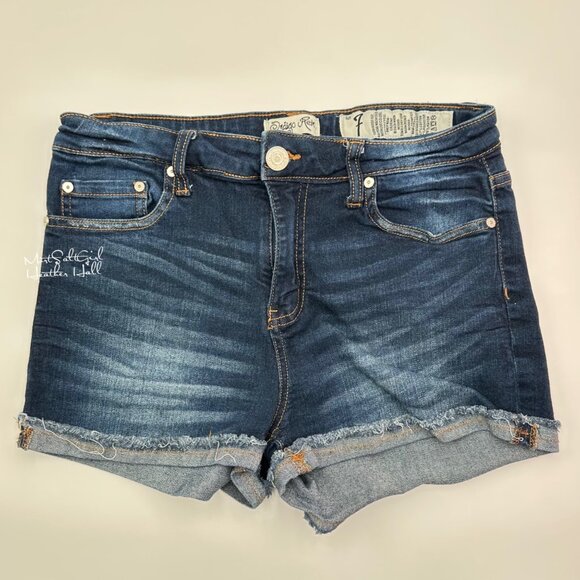Indigo Rein Dark Wash Distressed Denim Shorts Size 7 - Picture 1 of 3